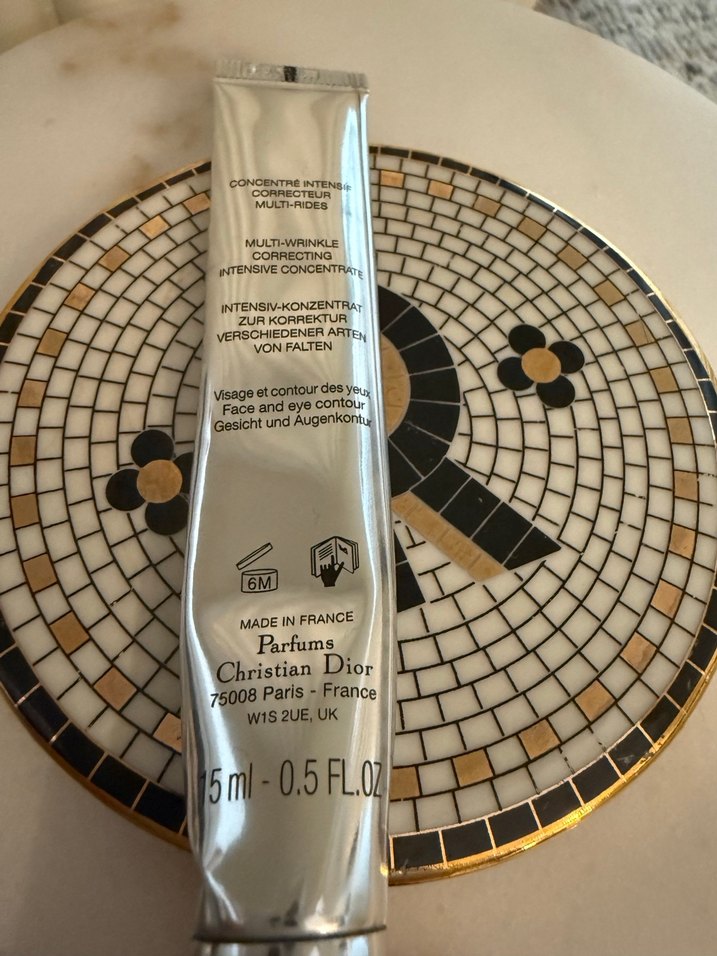 Dior Capture Totale Hyalushot göz kremi - Görsel 3