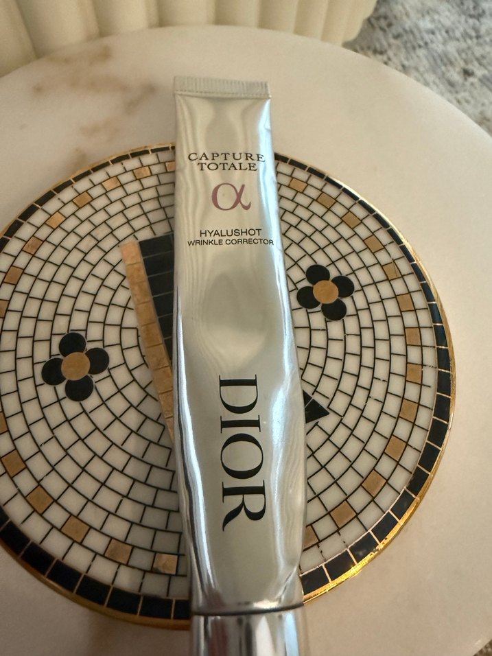 Dior Capture Totale Hyalushot göz kremi - Görsel 4