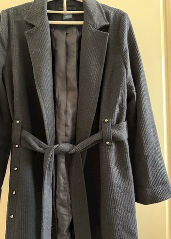 Düğmeli Lacivert içi astarlı Kemerli Uzun Kaban Yargıcı marka - Görsel 3