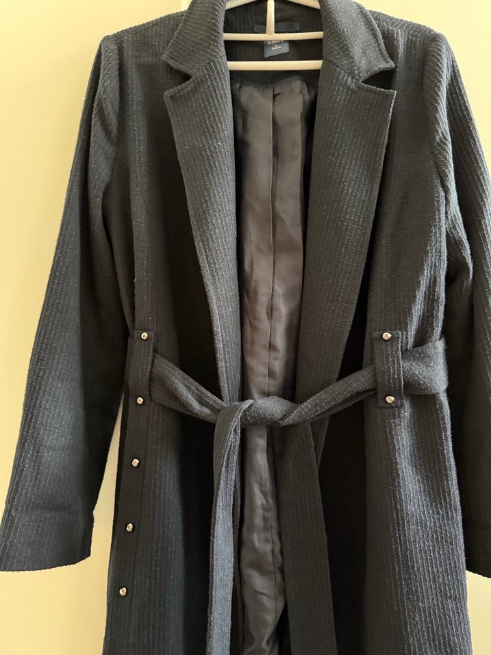 Düğmeli Lacivert içi astarlı Kemerli Uzun Kaban Yargıcı marka - Görsel 2