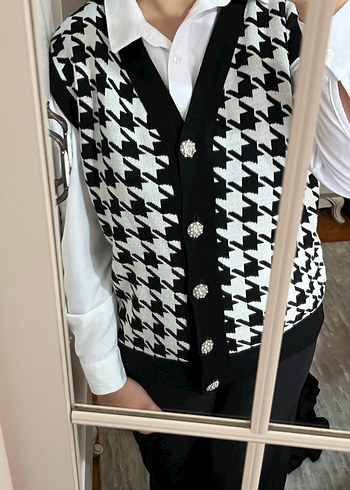 Taş düğmeli  süveter hırka Siyah-Beyaz Kazayağı Desenli T - Görsel 2