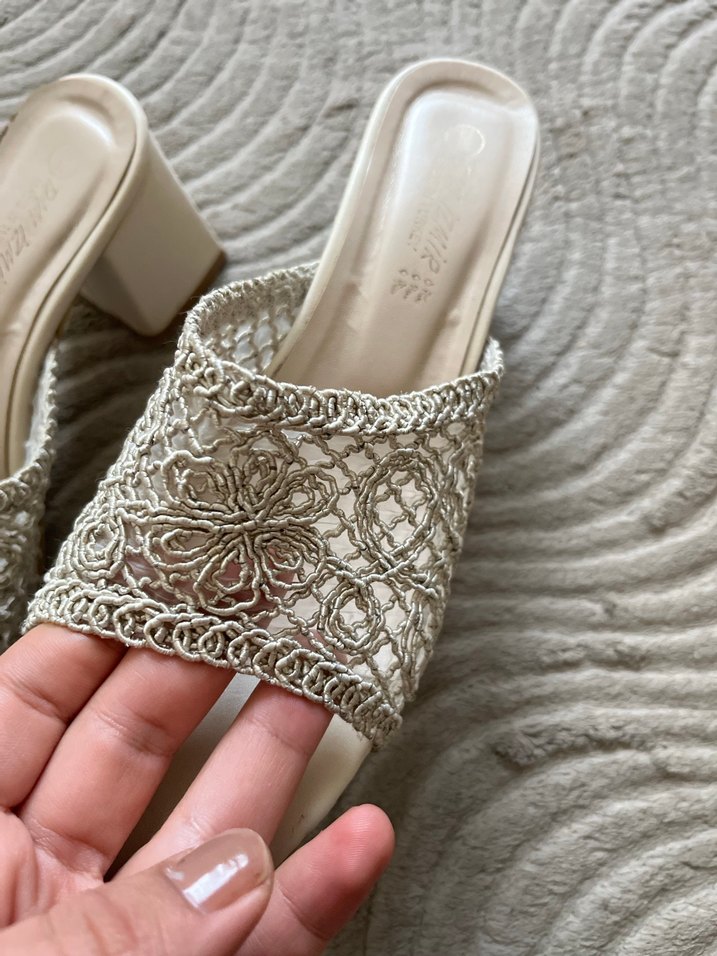 Kadın Gri Nakışlı Örgü Topuklu Terlik - Görsel 2