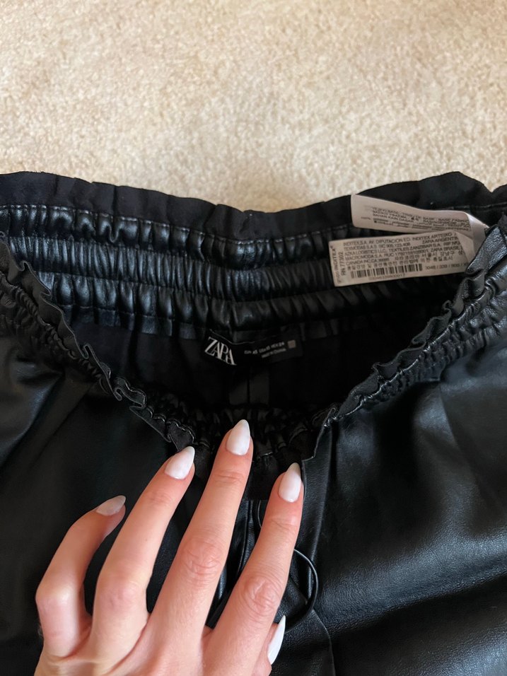 Siyah Deri Mini Şort - Görsel 2