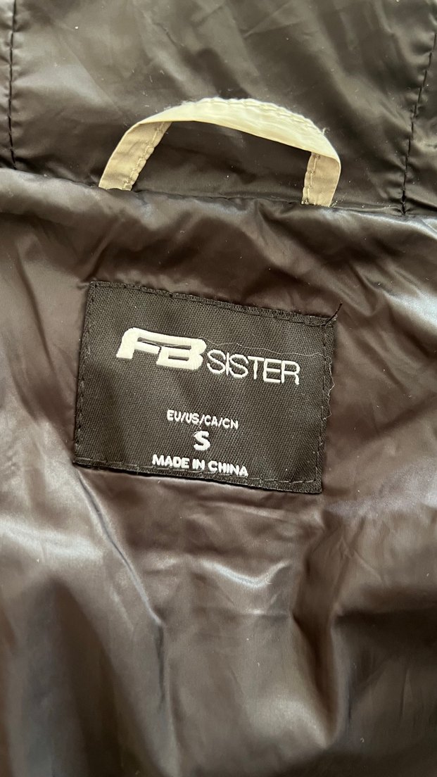 Siyah Kapüşonlu Kadın Kışlık Mont - Görsel 2