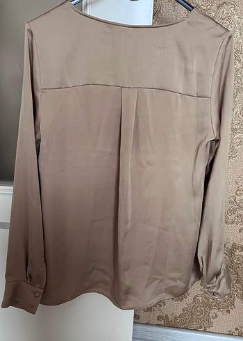 Bej V Yaka Uzun Kollu Kadın Gömlek - Görsel 2