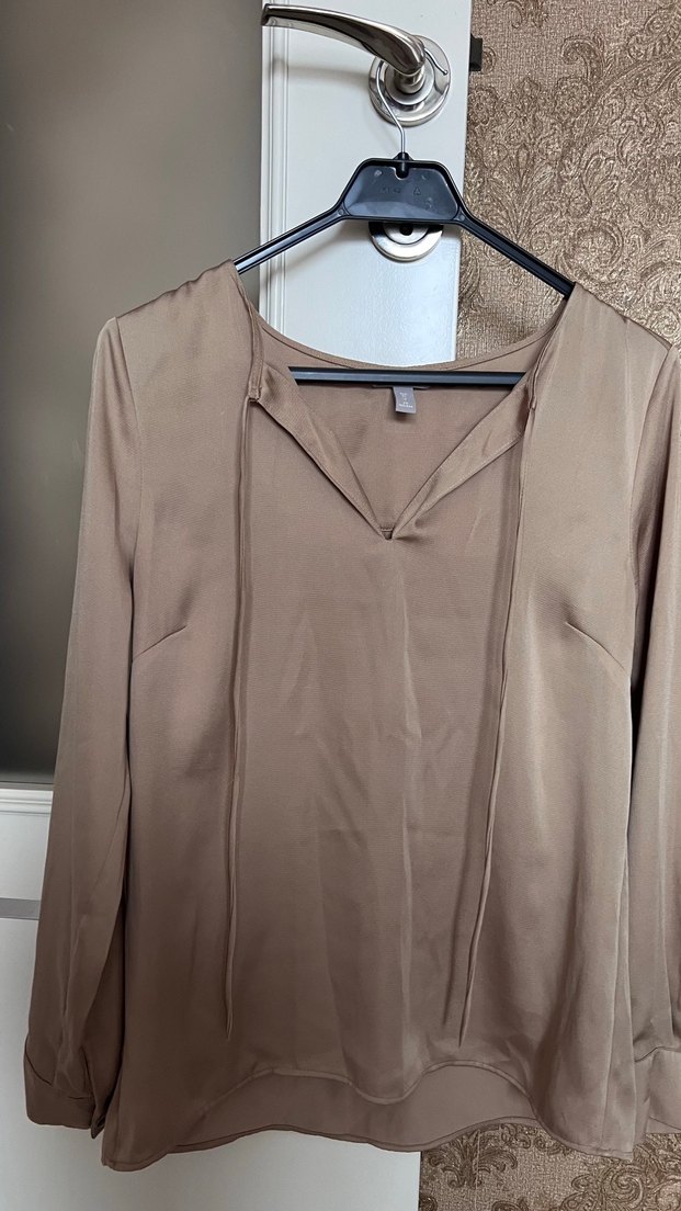 Bej V Yaka Uzun Kollu Kadın Gömlek - Görsel 3