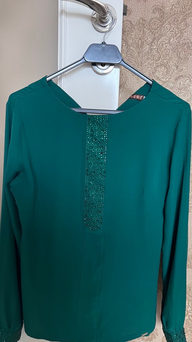 Uzun Kollu Drapeli Yeşil İşlemeli Abiye bluz - Görsel 2