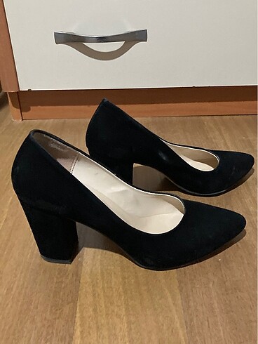 siyah stiletto