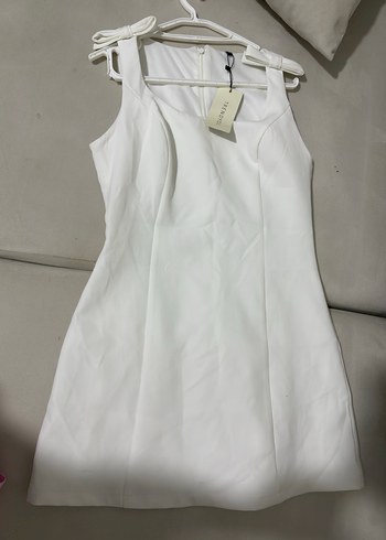 Trendyol & Milla Beyaz Mini Elbise, Kolsuz, Fitted Kesim