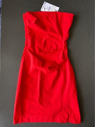 xs Beden Bershka elbise