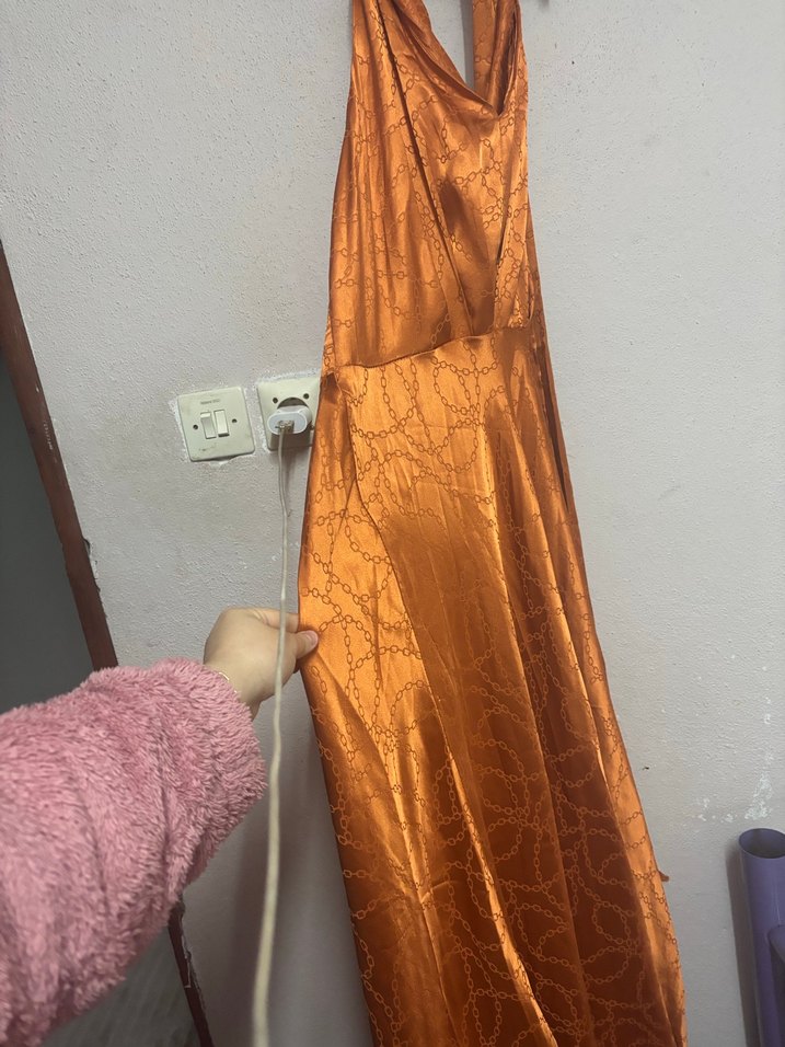 Parlak Kahverengi Askılı Midi Elbise - Görsel 2