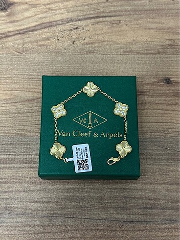 Van Cleef & Arpels Van Cleef & Arpels Gold Bileklik