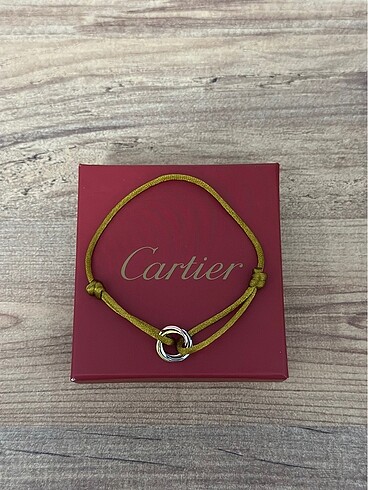 Beden Cartier Trinity İp Bileklik
