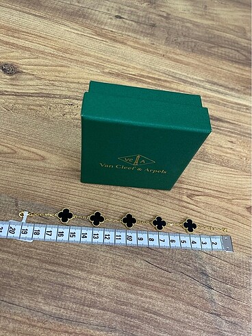 Beden siyah Renk Van Cleef & Arpels Bileklik