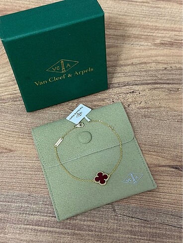 Van Cleef & Arpels Tek Yonca Bileklik
