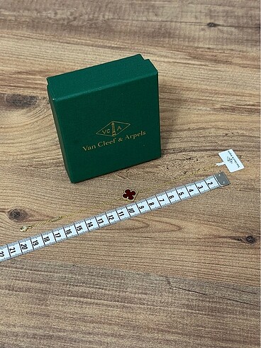 Beden Van Cleef & Arpels Tek Yonca Bileklik