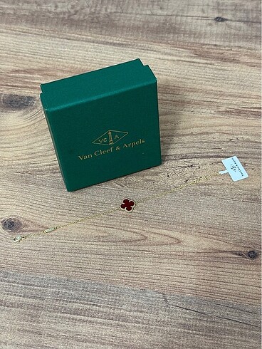 Beden bordo Renk Van Cleef & Arpels Tek Yonca Bileklik