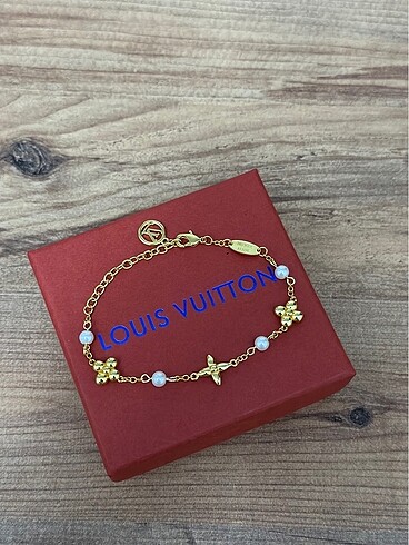 Louis Vuitton Gold Bileklik