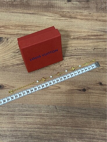 Beden Louis Vuitton Gold Bileklik
