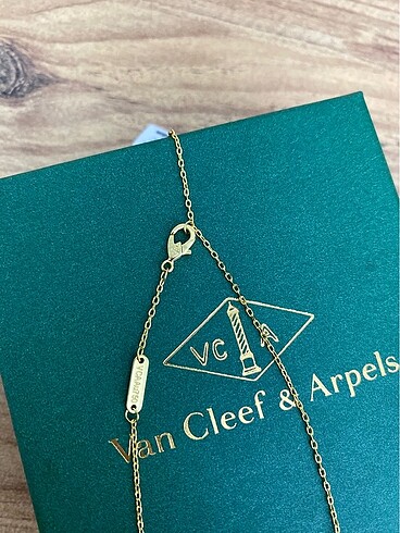 Beden beyaz Renk Van Cleef & Arpels Kolye