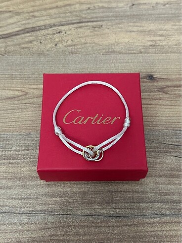 Beden Cartier Trinity Unisex İp Bileklik