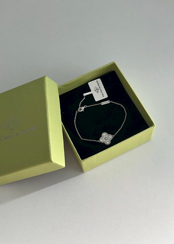 Beden çeşitli Renk Van Cleef & Arpels Silver Taşlı Tek Yonca Bileklik