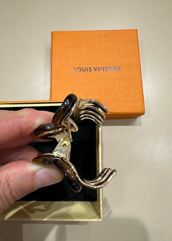 Louis Vuitton Altın Tokalı Leopar Saç Tokası - Görsel 6