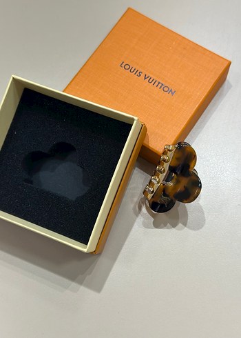 Louis Vuitton Altın Tokalı Leopar Saç Tokası - Görsel 4