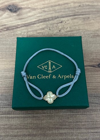 Van Cleef & Arpels Tek Yoncalı İp Bileklik