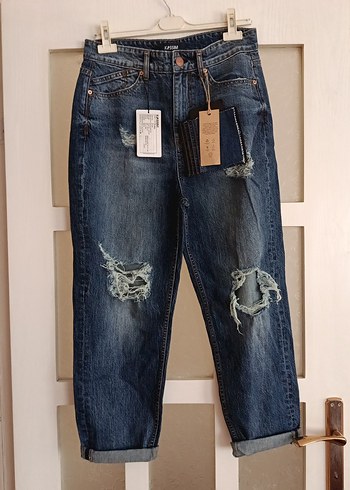 Diğer Kadın Lacivert Rahat Kesim Yırtık Denim Pantolon