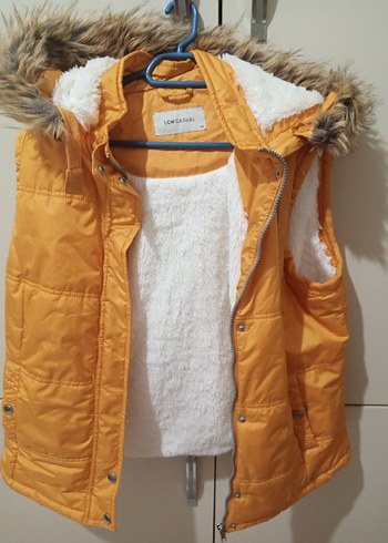 Sarı Kürklü Kadın Kolsuz Yelek - Görsel 2