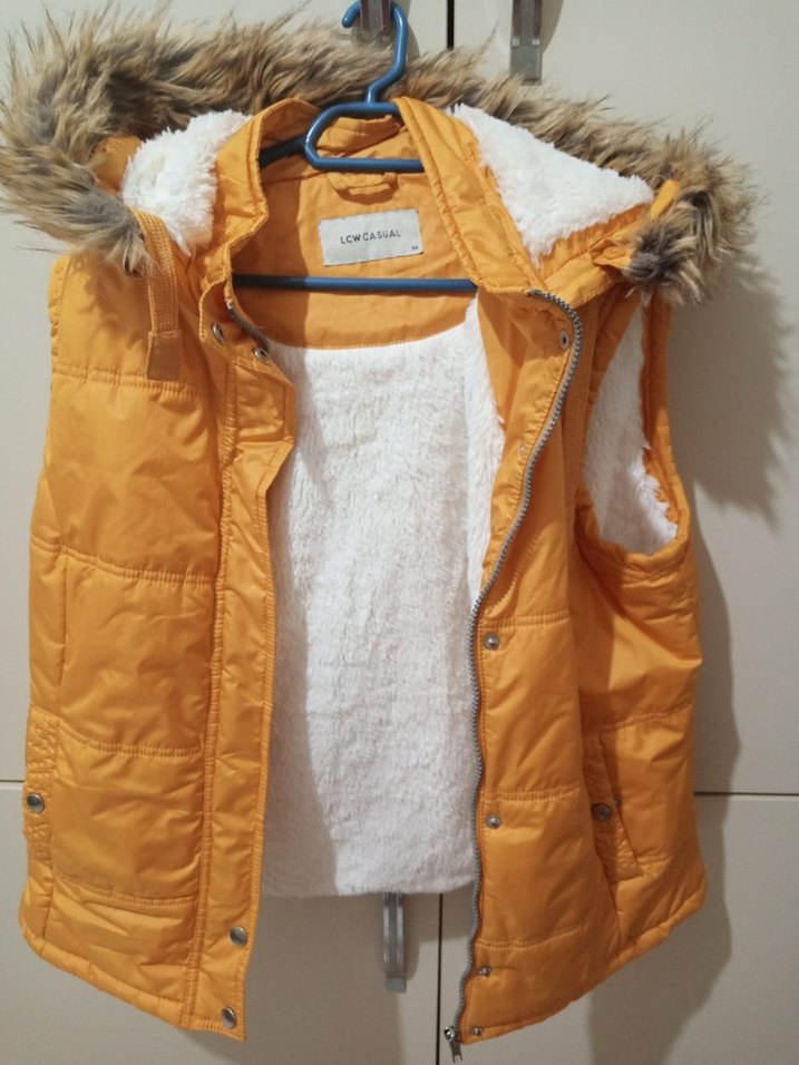 Sarı Kürklü Kadın Kolsuz Yelek - Görsel 2