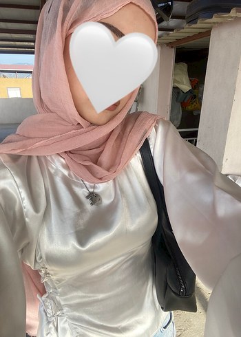 Beyaz V Yaka Uzun Kollu Saten Bluz - Görsel 2