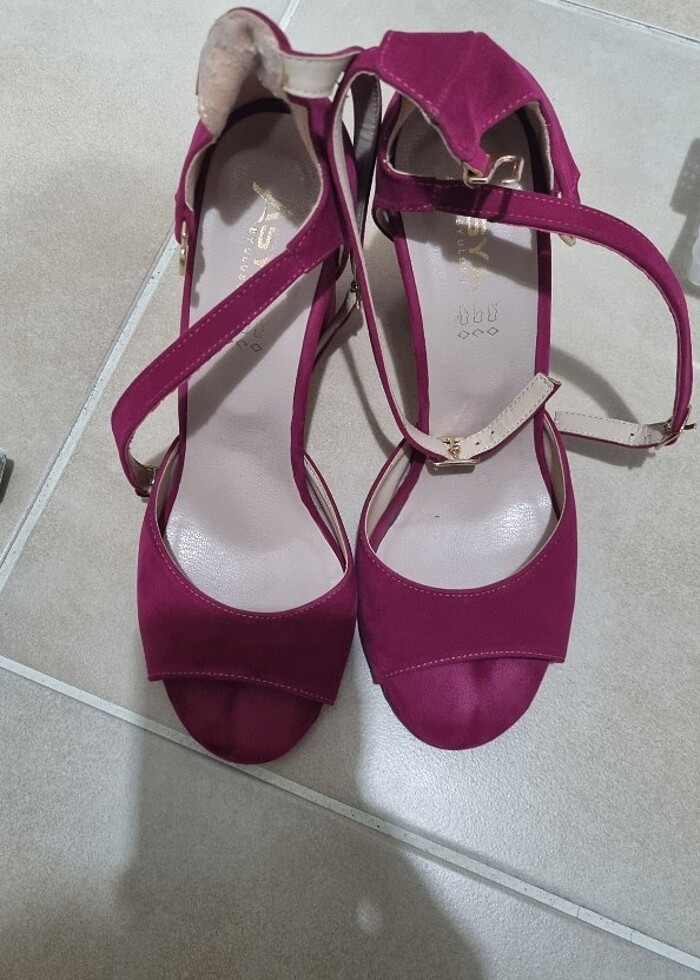 Topuklu ayakkabi - Görsel 2