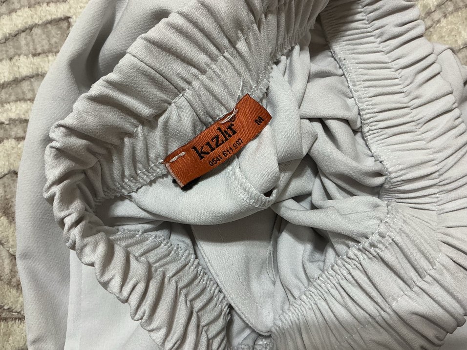 Beyaz Rahat Kesim Şort - Görsel 3