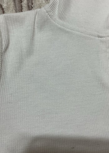 V Yaka Kısa Kollu Beyaz Kadın Tişört - Görsel 2