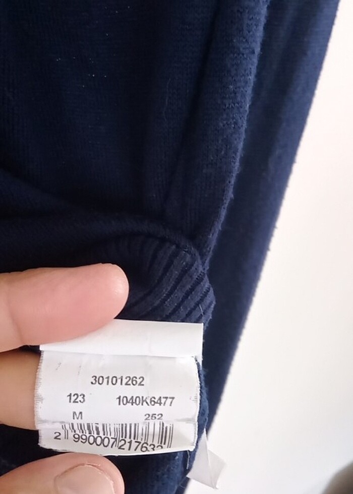 Benetton marka orijinal 
M beden lacivert,çok şık erkek hırka - Görsel 4