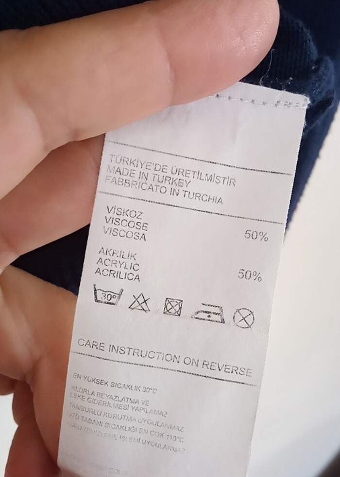 Benetton marka orijinal 
M beden lacivert,çok şık erkek hırka - Görsel 5