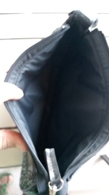 Kumaş ve suni deri detayı olan çanta  - Görsel 8