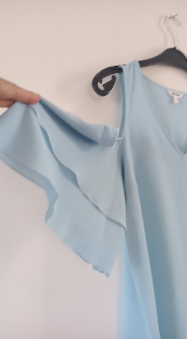 Mavi V Yaka Kolsuz Fırfırlı Bluz - Görsel 4