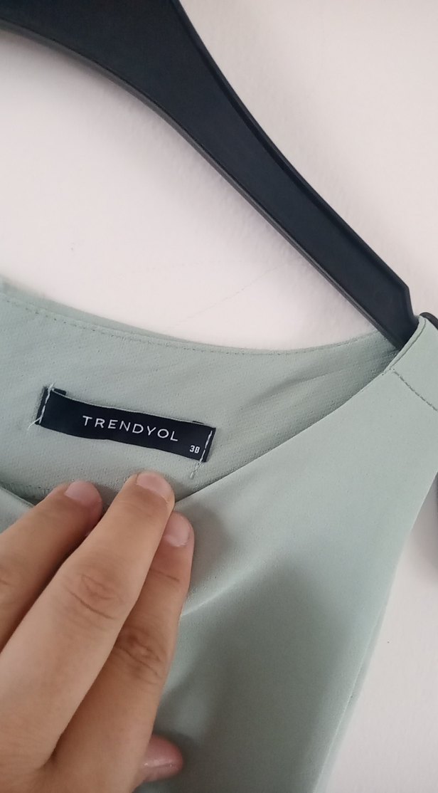 Trendyol marka Çağla  yeşili Uzun Kolsuz Drapeli Kadın Elbise - Görsel 2