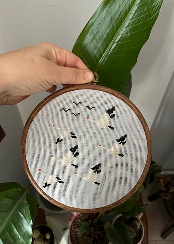 Ahşap Çerçeveli Kuş Desenli Kanaviçe - Görsel 3