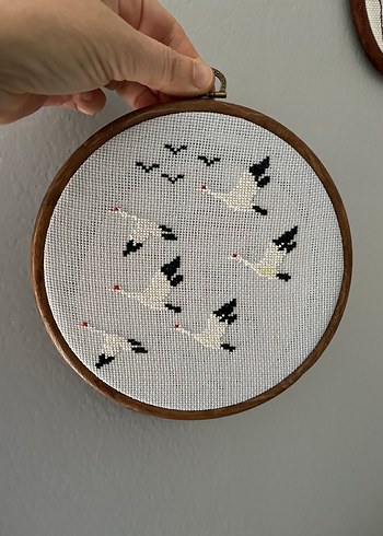 Ahşap Çerçeveli Kuş Desenli Kanaviçe - Görsel 2