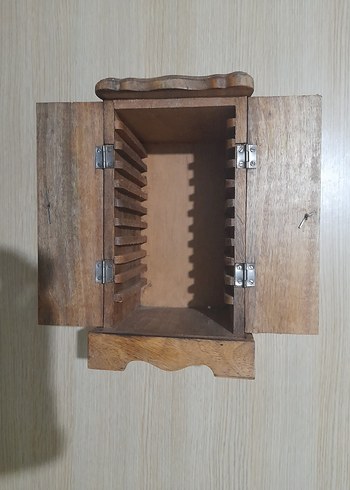 Beden Kahverengi Ahşap minik dolap