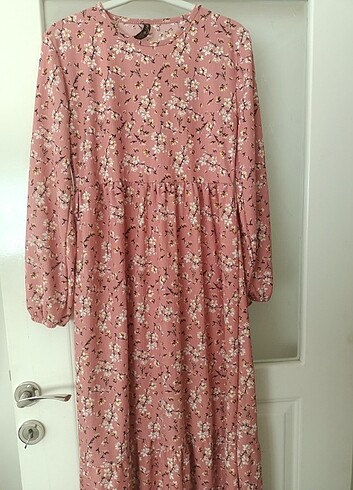 Pembe Çiçekli elbise 