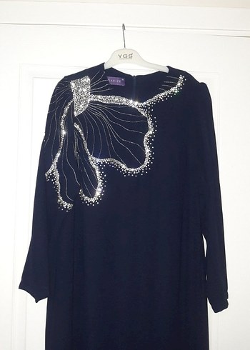 Siyah İşlemeli Uzun Kollu Uzun Elbise - Görsel 3