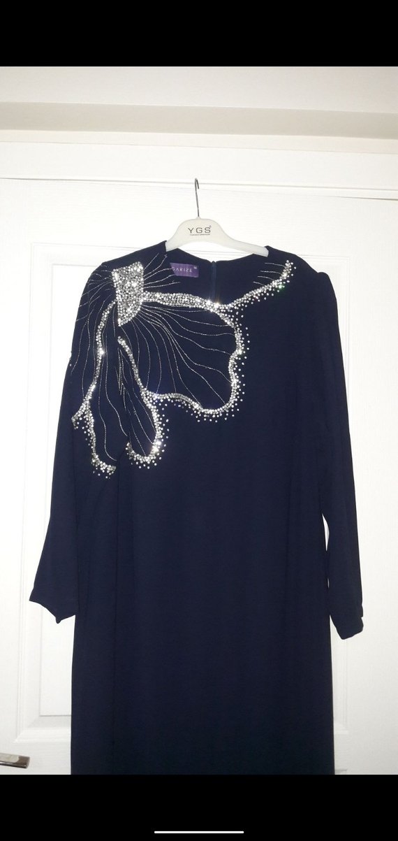 Siyah İşlemeli Uzun Kollu Uzun Elbise - Görsel 3