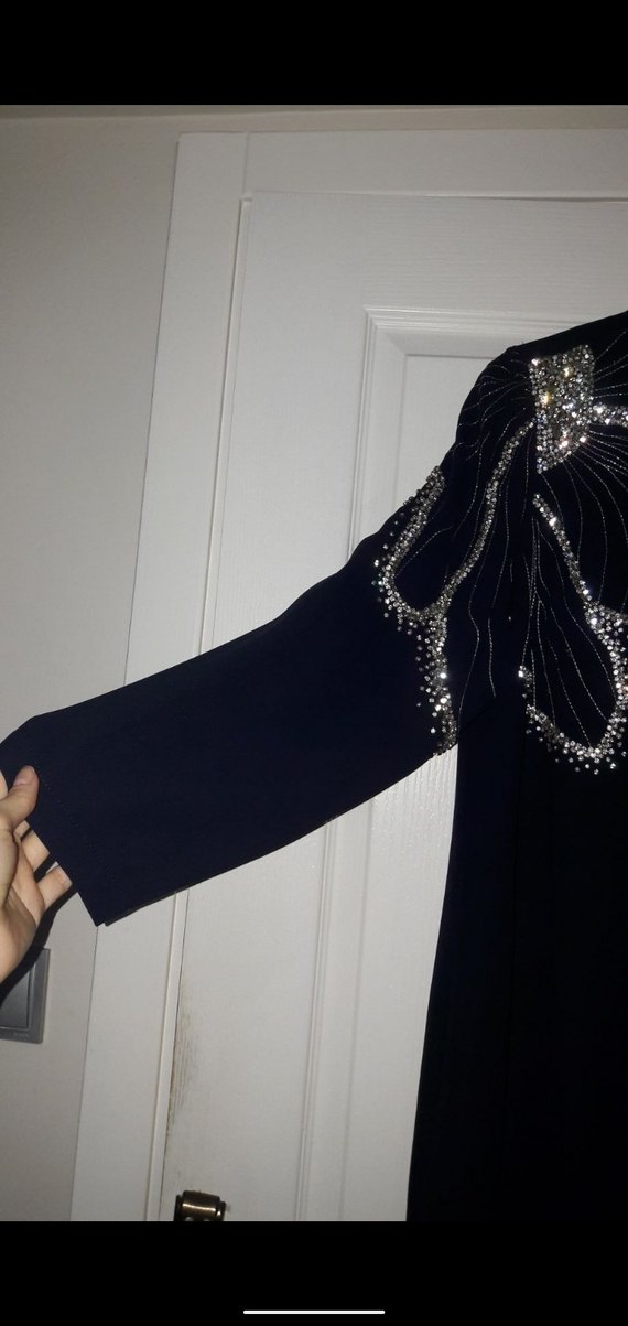 Siyah İşlemeli Uzun Kollu Uzun Elbise - Görsel 5