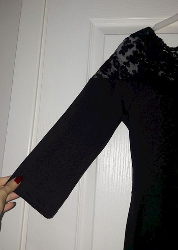 Siyah Dantel Detaylı V Yaka Midi Elbise - Görsel 3