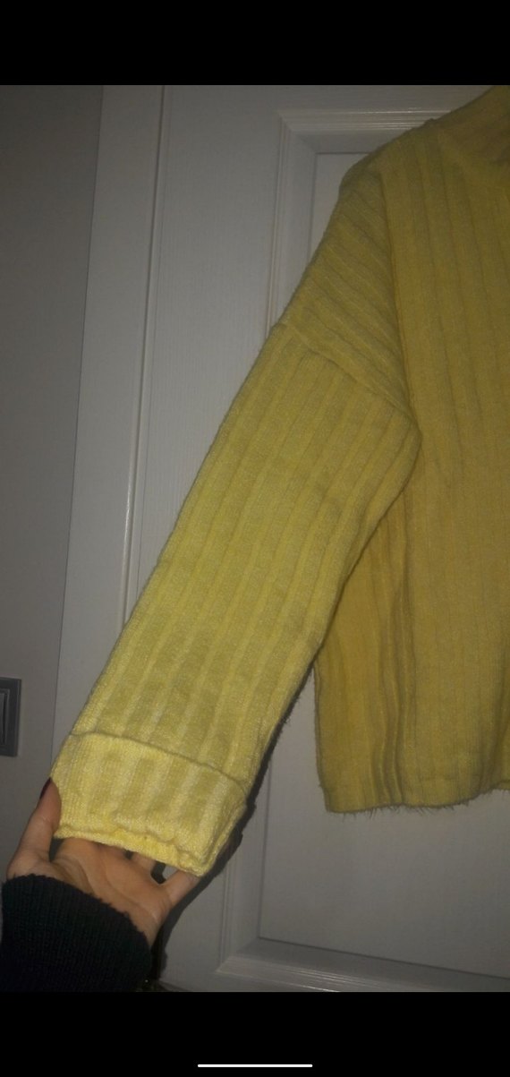 Sarı Düğmeli Triko Kadın Kazak - Görsel 3